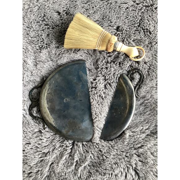 Vintage 2 Pc Silent Butler Crumb Catcher Table Dustpan Superior Silver Plate Co - Picture 2 of 5